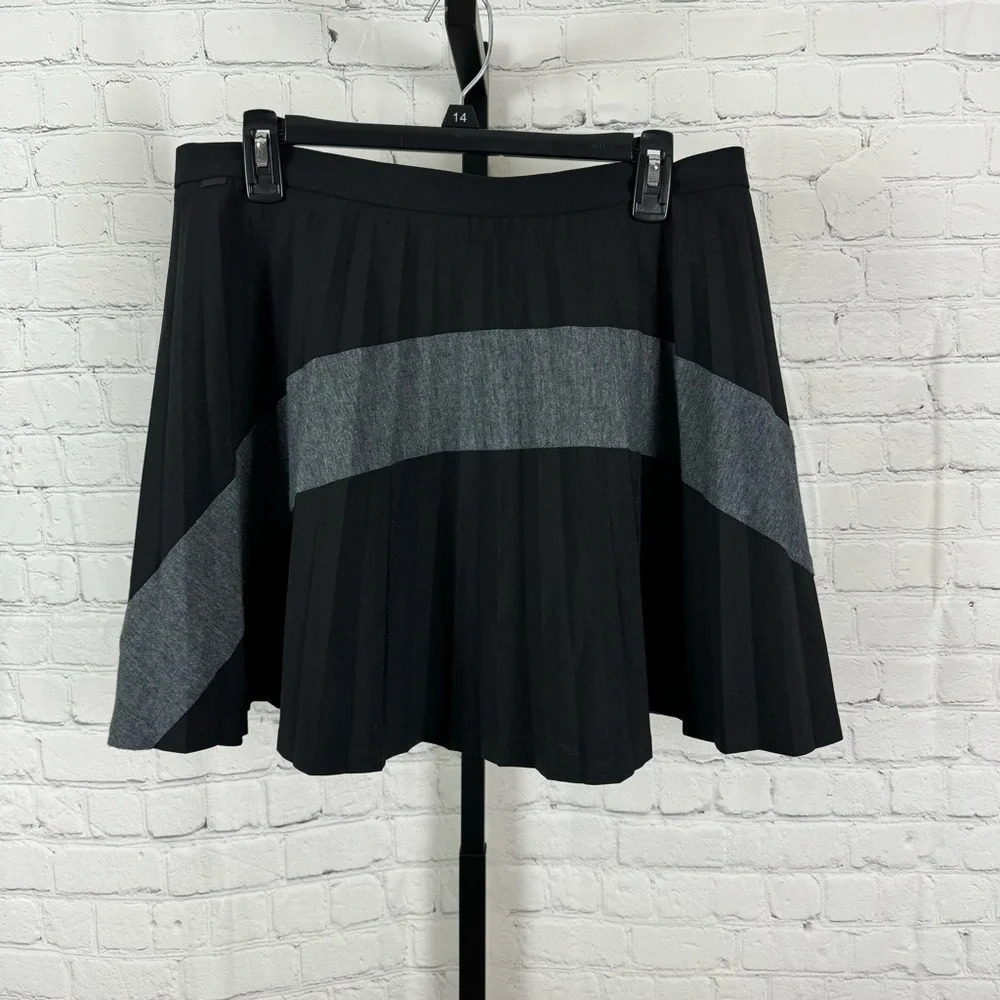 Lacoste Black and Gray Skater Wool Blend Tennis Flowy Skirt Size 32 XS